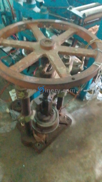 Tiffin Plates Machine 