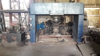 Hydraulic Press 800 Tonnes